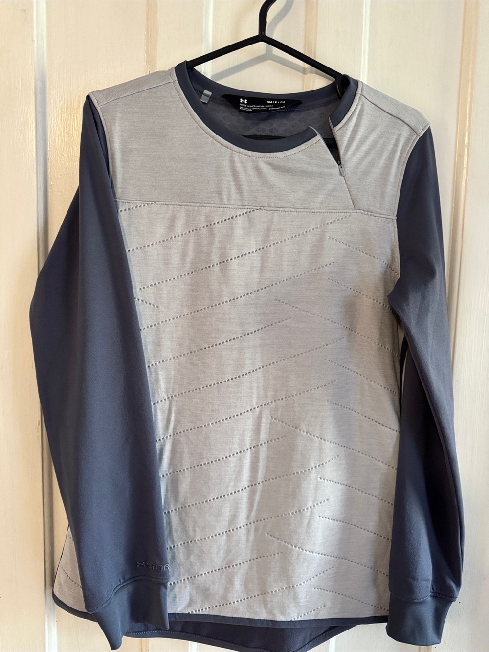 Under Armour Two-Tone Performance Long Sleeve Top - Light Gray & Charcoal